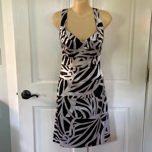 WHBM Black White Sleeveless Cocktail Dress Sz 4 WHBM Black White Sleeveless Cocktail Dress Sz 4